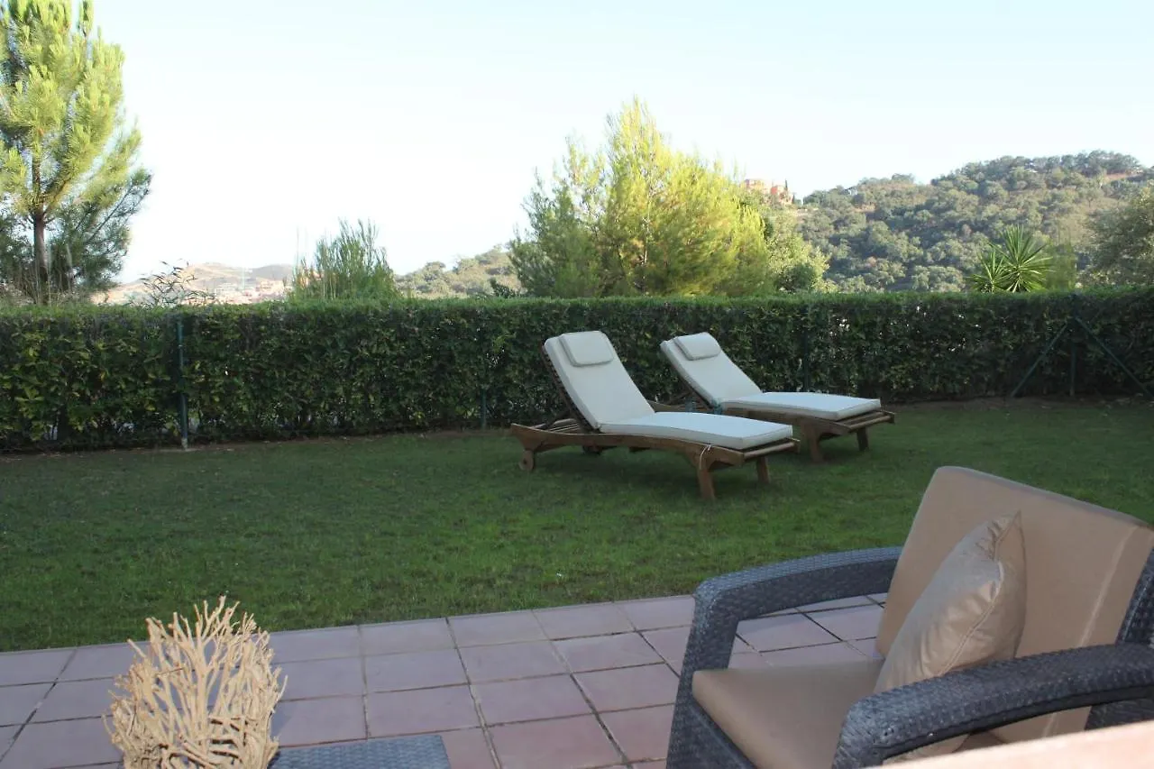 Elegant And Spacious Garden Apartment With Beautiful Views Ojen