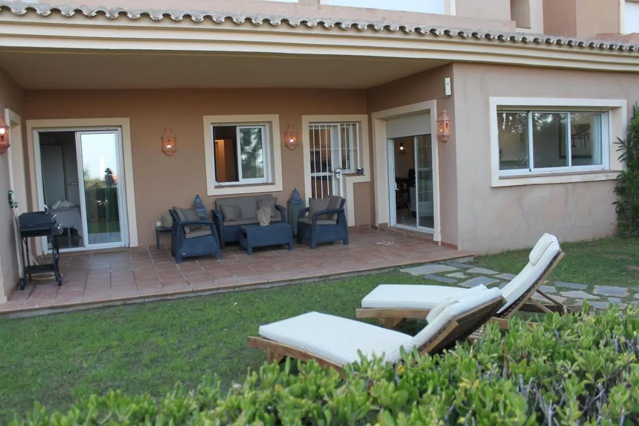 Elegant And Spacious Garden Apartment With Beautiful Views Ojen