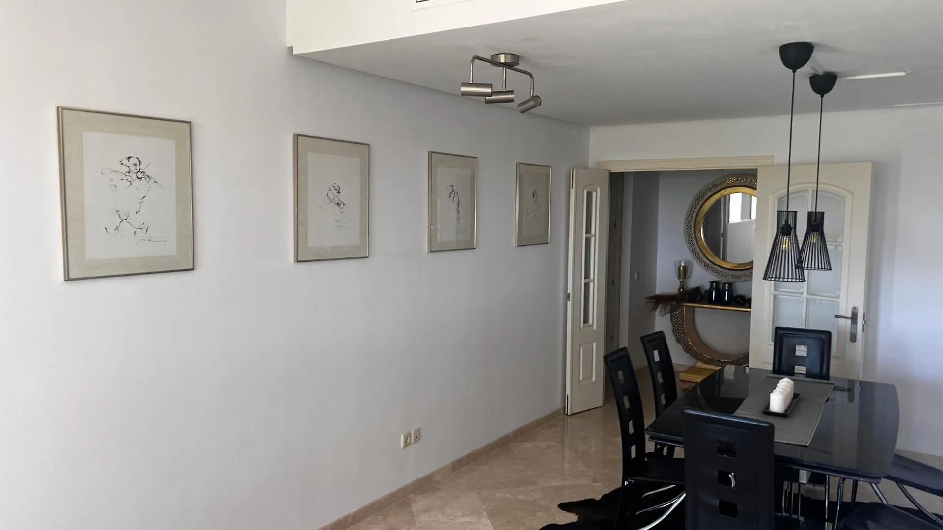 Elegant And Spacious Garden Apartment With Beautiful Views Ojen 0*,