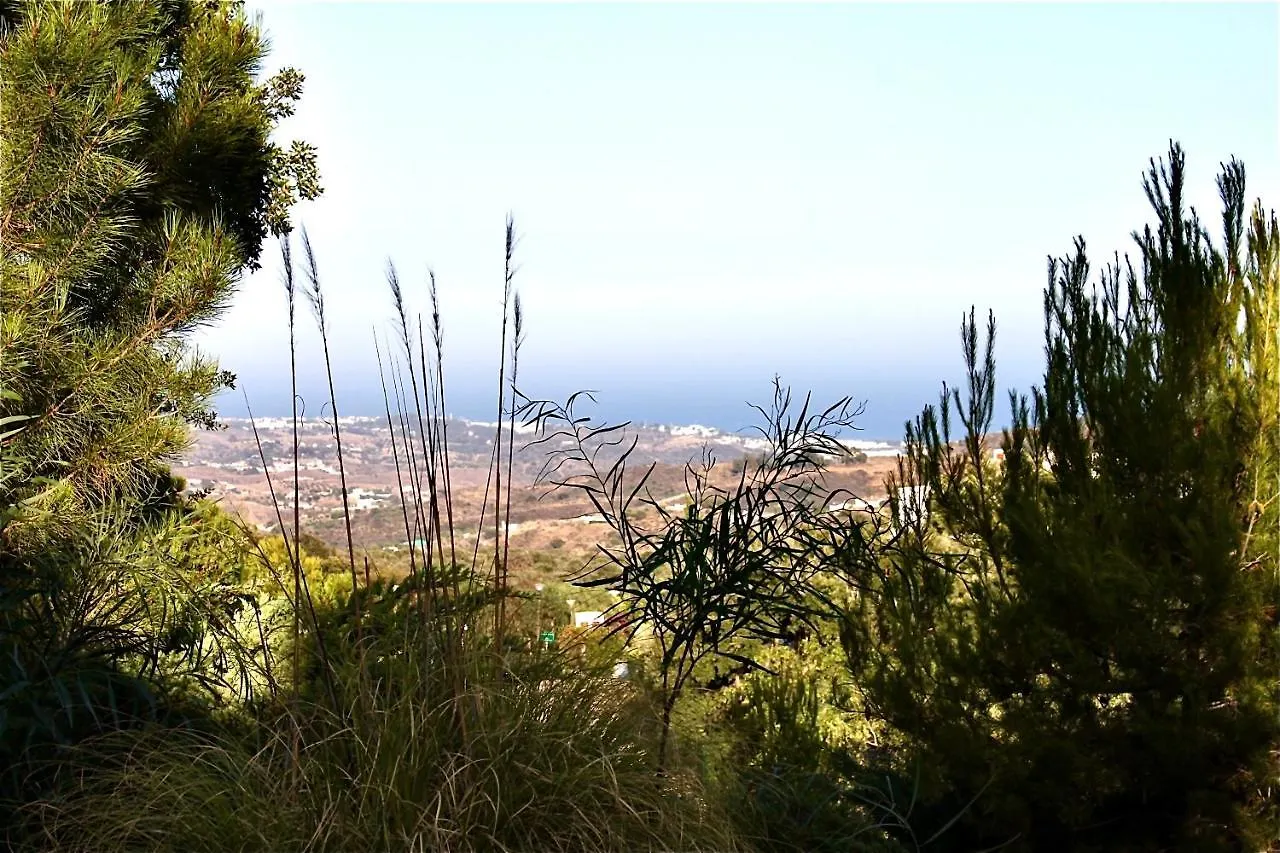 Elegant And Spacious Garden Apartment With Beautiful Views Ojén