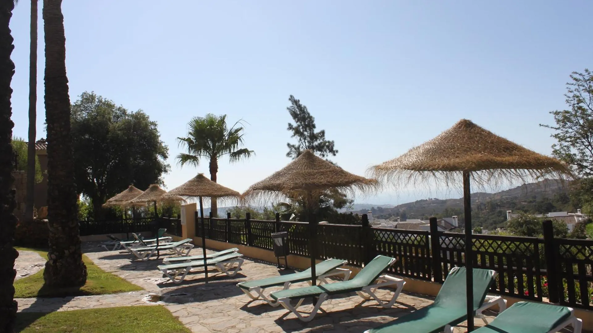 Elegant And Spacious Garden Apartment With Beautiful Views Ojén